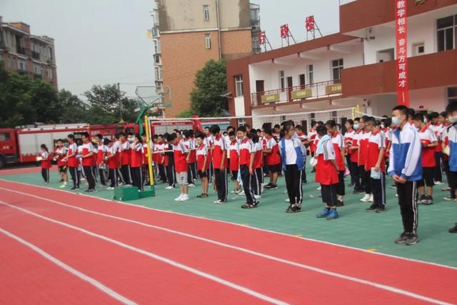 华一双师武汉小梅花学校开展校园消防演练筑牢校园消防安全防火墙