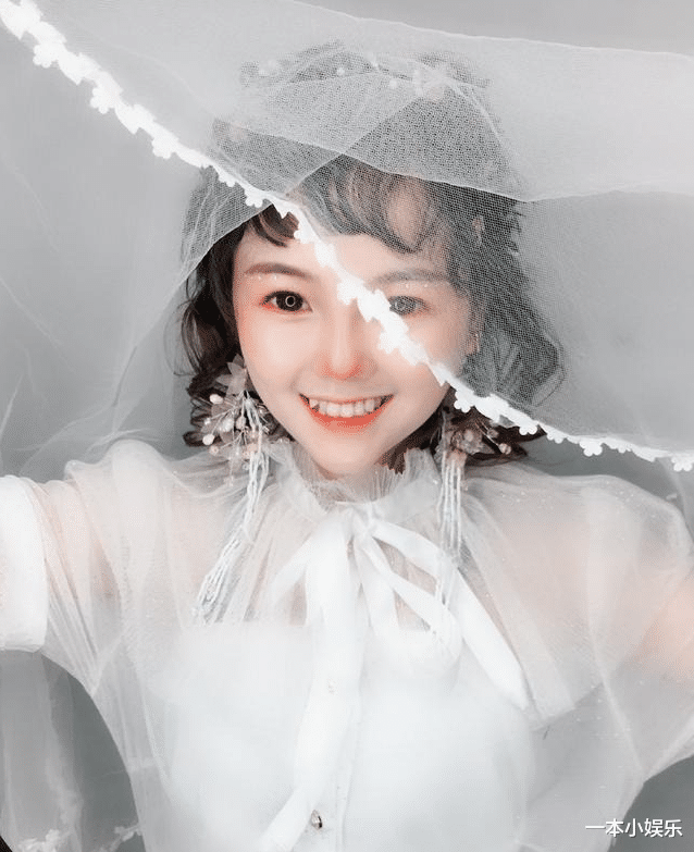 原创最美袖珍女孩弃治疗北漂供弟上学身价百万不做扶弟魔