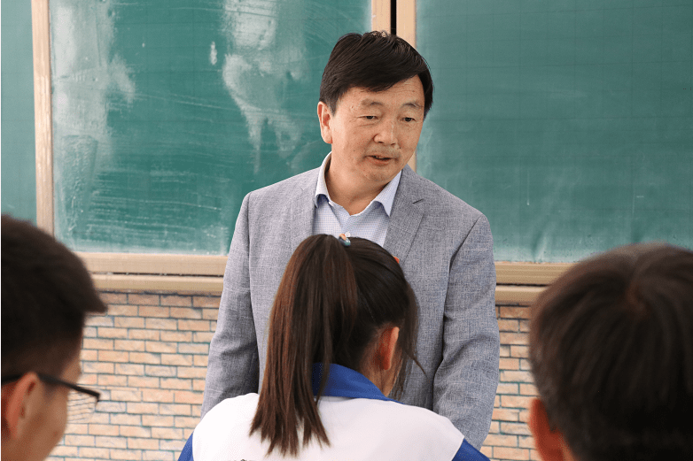 王志亮:愿为师生的引路人 誓做教育使命的坚守者