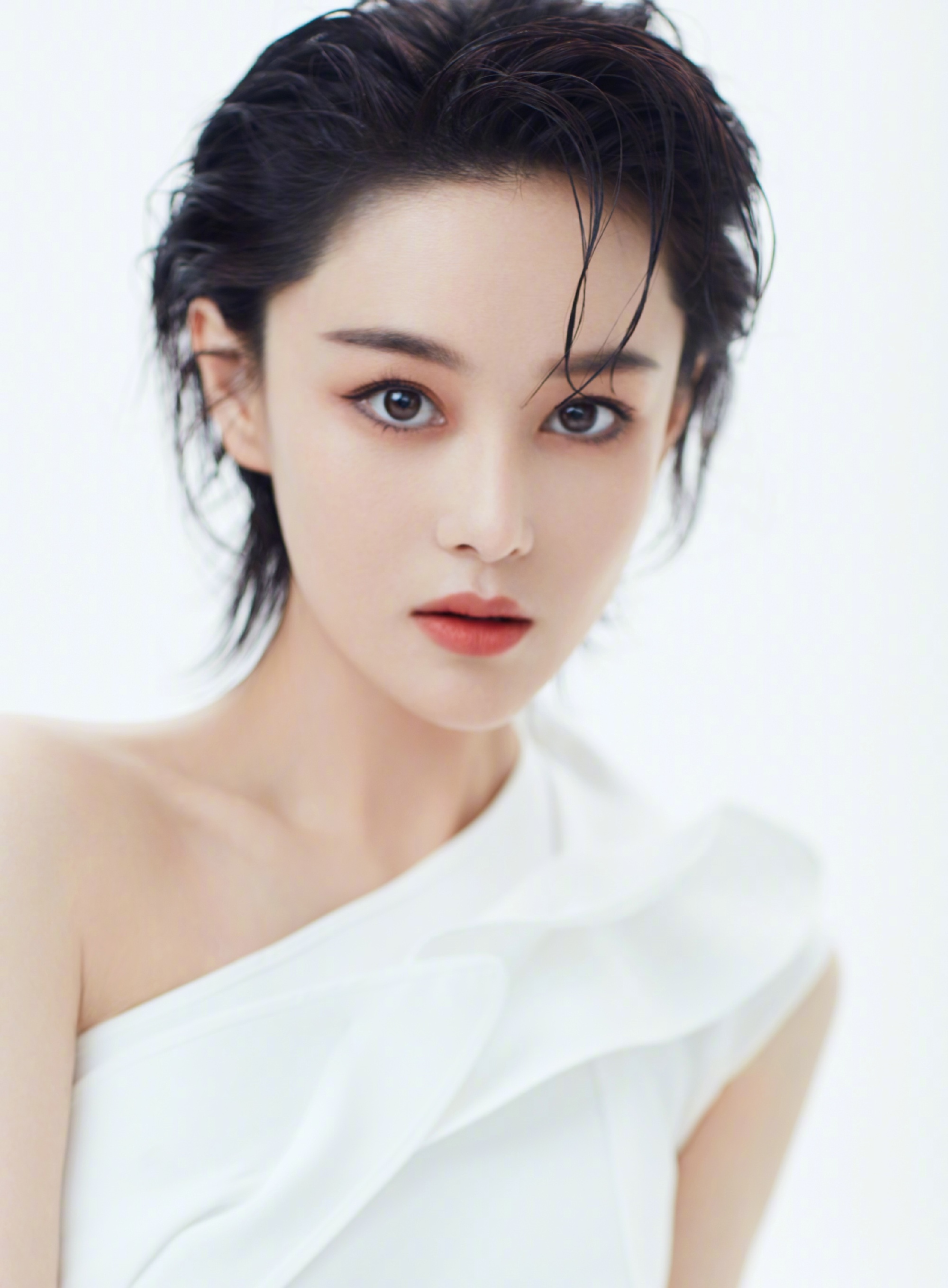 演员张馨予被骂发动态表示很委屈我们胖了碍你什么事啦