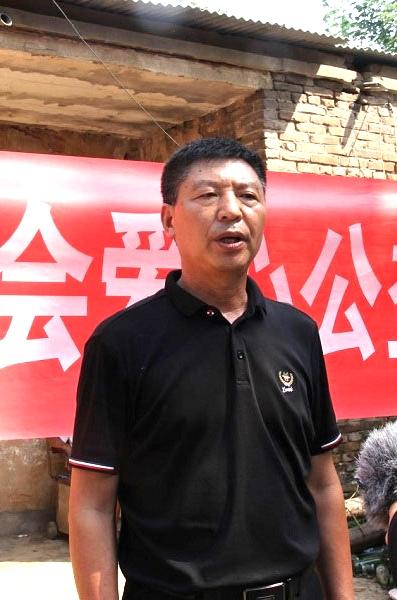 示范区工商联三分会到通许县大岗李乡马岗村开展爱心公益活动