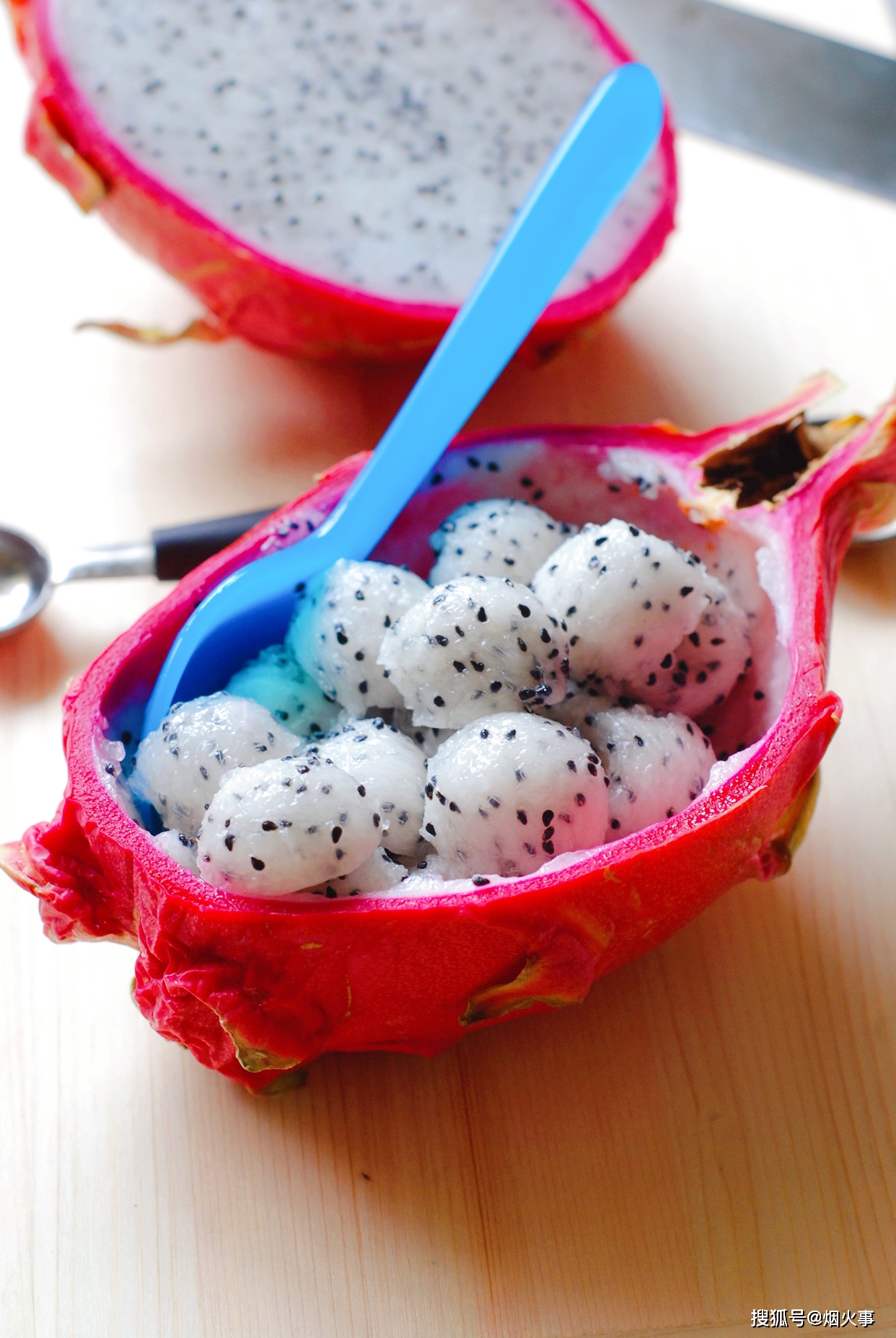 火龙果创意水果球,30秒教会你,原来饭店里漂亮的水果球都是这样做出来