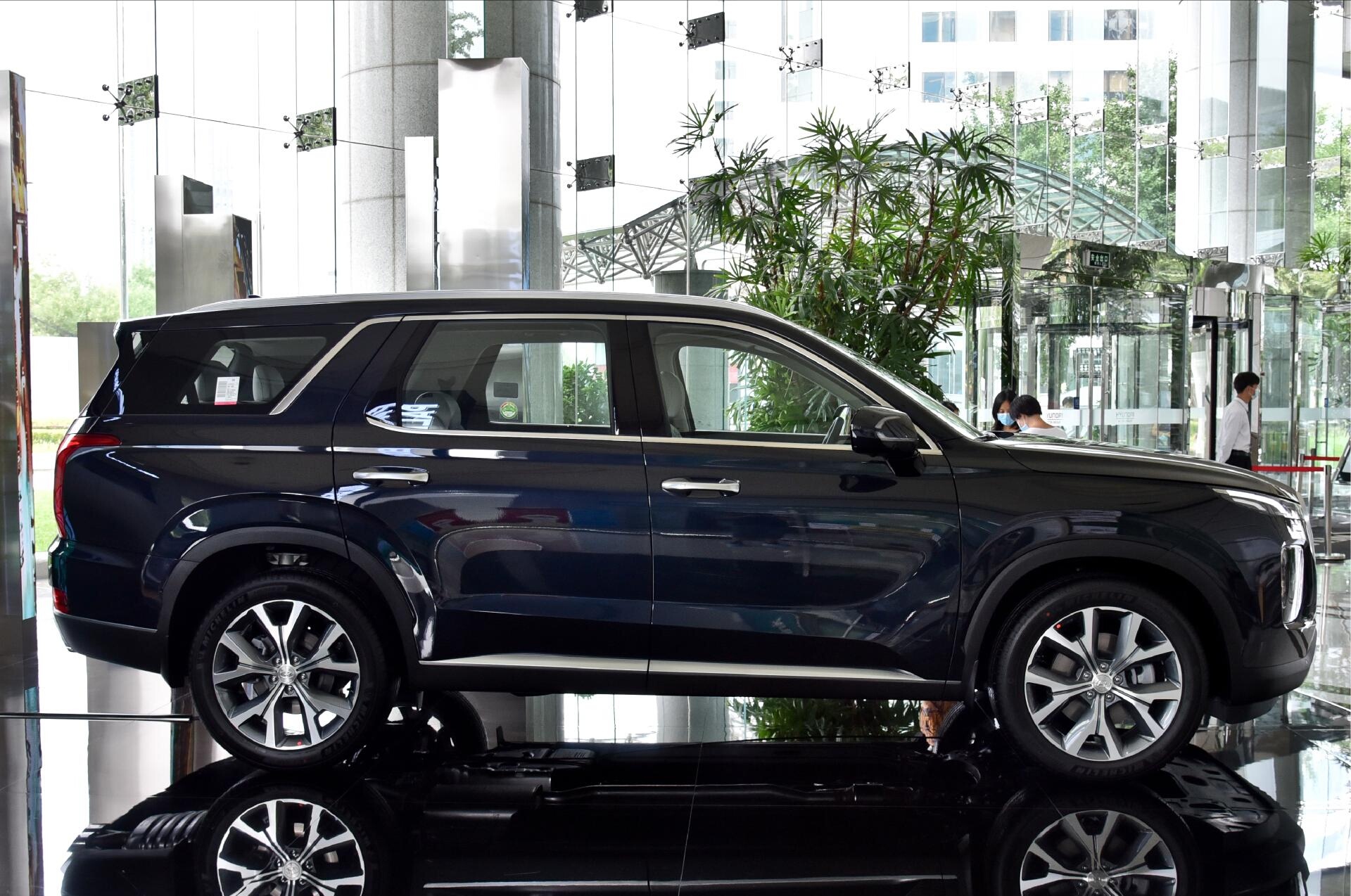 现代帕里斯蒂来袭,6缸 8at,空间与途锐看齐_搜狐汽车_搜狐网