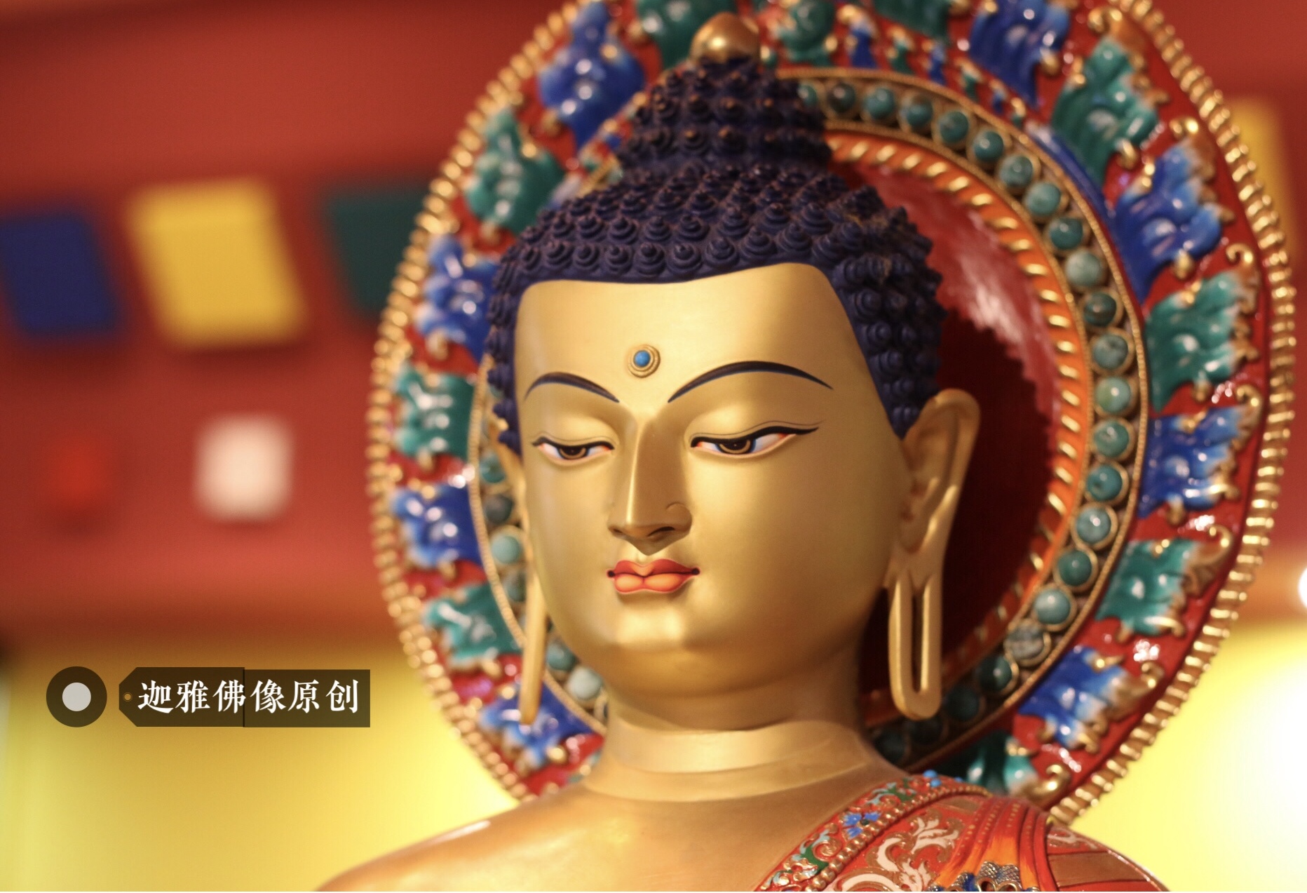 欣赏尼泊尔释迦族彩绘佛像之释迦牟尼佛_佛祖