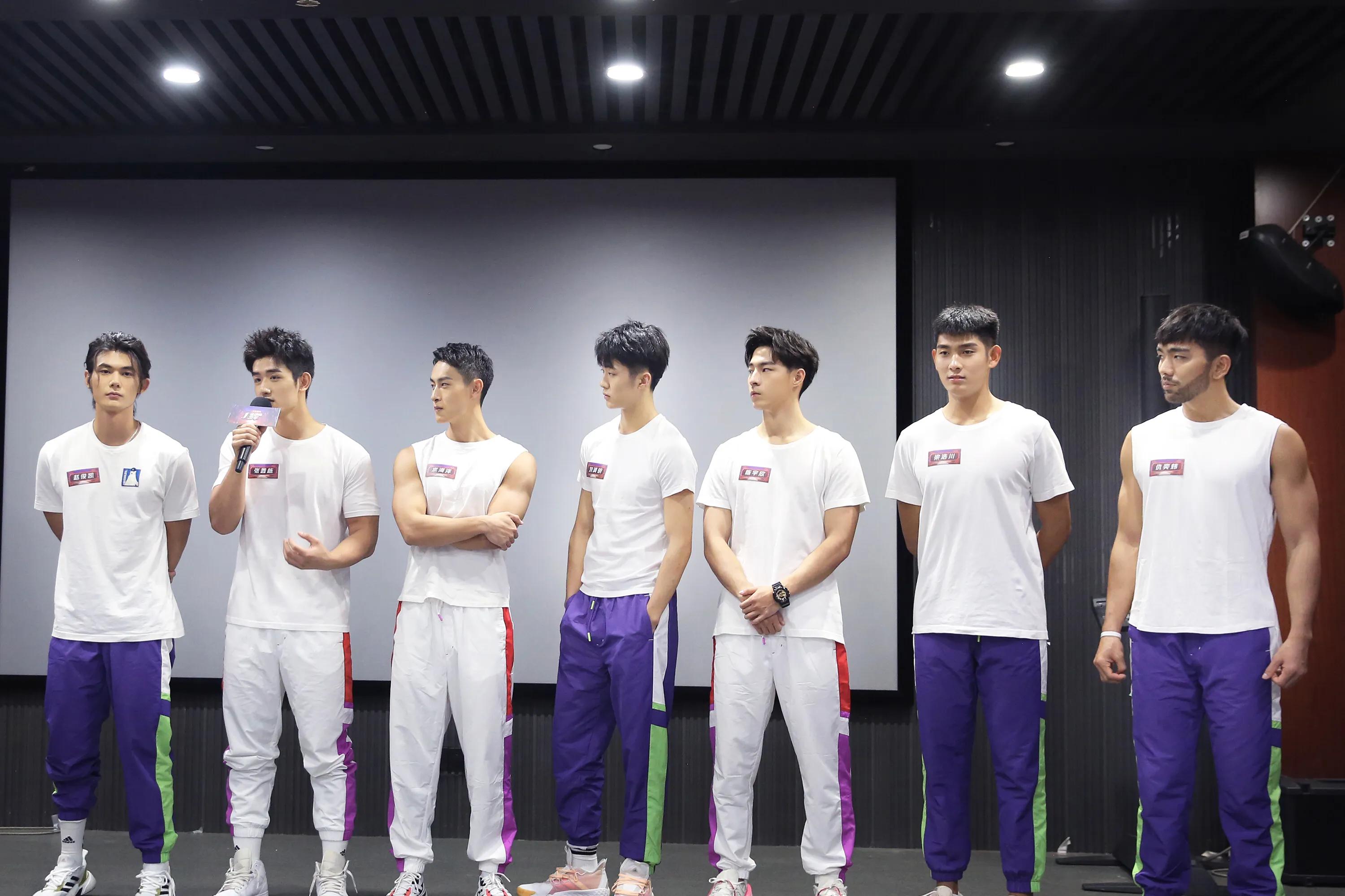 《运动吧少年》最强运动少年亮相见面会,林丹傅园慧为少年加油_张鑫栋