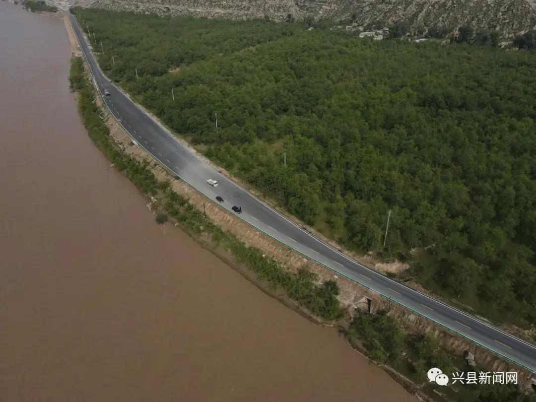山西路桥集团兴县沿黄旅游公路全力推进
