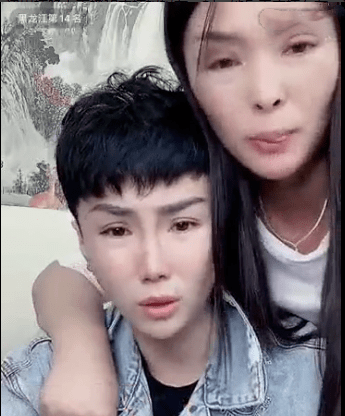 宏楠妈妈被洗脑了 ,所有的一切都怪倩楠了所以说,就连宏楠妈妈都偏向