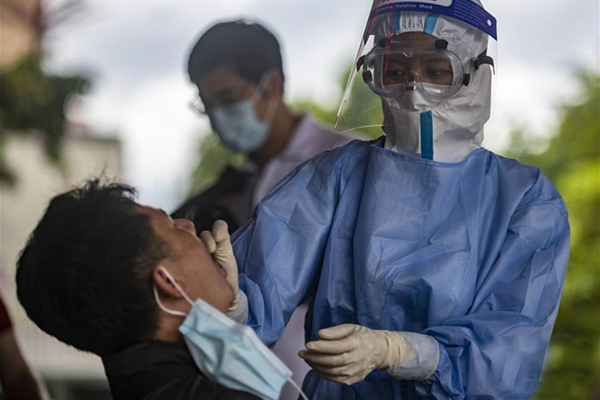 云南瑞丽开展全员核酸检测 首日完成核酸采样超6万人