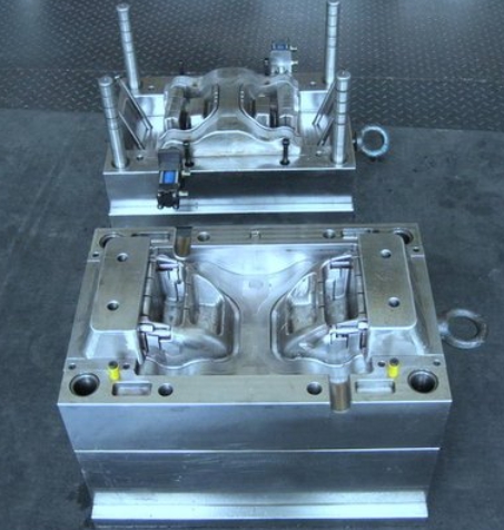 坯料在模具型腔中塑性变性时,会沿型腔表面进行流动,使型腔表面与坯料