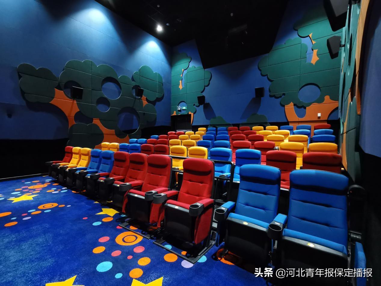 影厅小,基本无坡度,工作人员表示,该厅坡度设计便是出于儿童观影需求