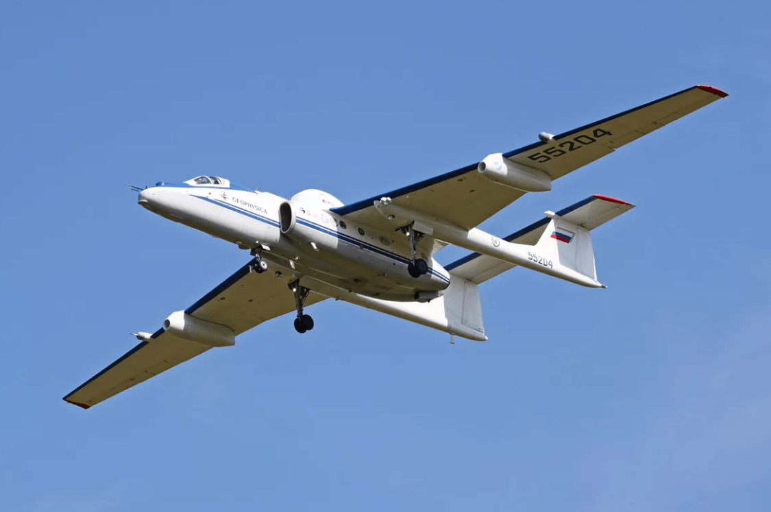 原创m55侦察机为俄罗斯带来荣耀不仅屡创记录还满足军民两用