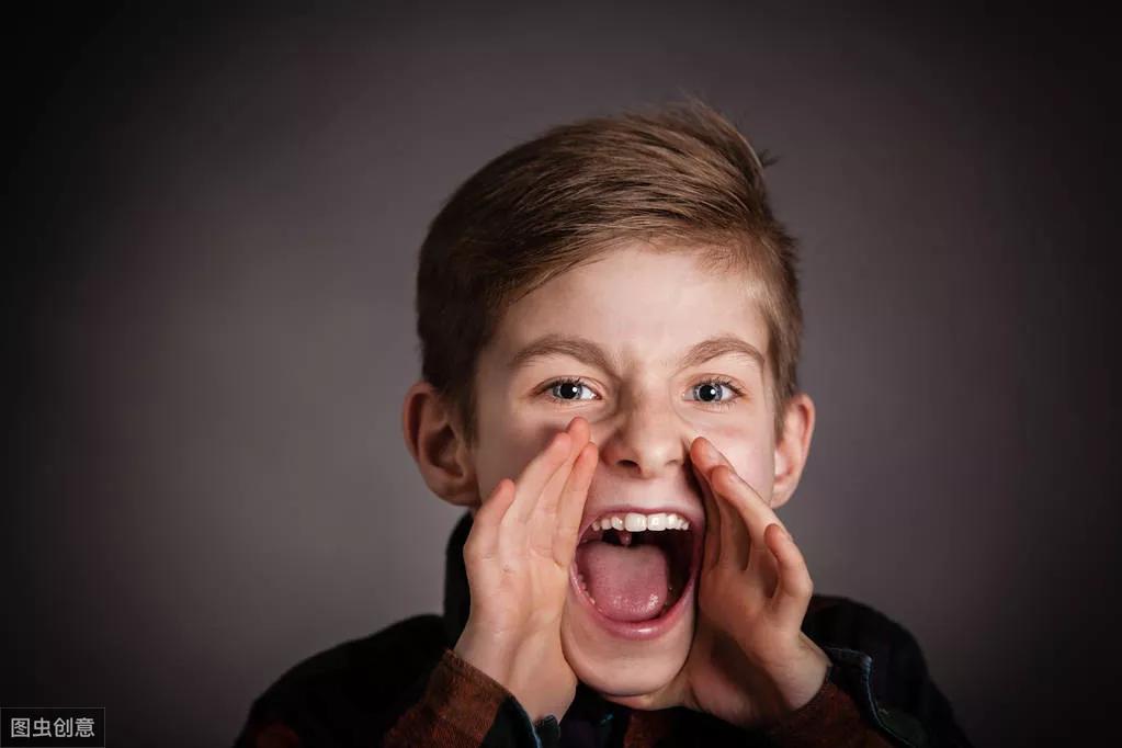 自闭症孩子大吼大叫这个行为问题干预好了,又出现了另一个…何时是个