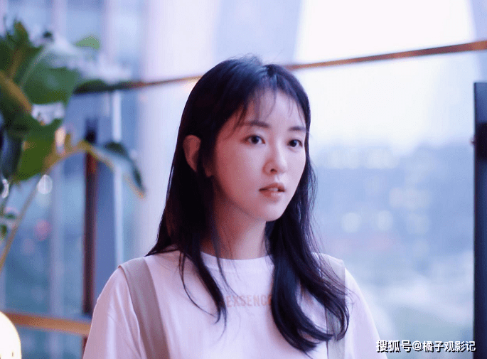 还记得《闪光少女》中的千指大人吗?她留起长发来真的美呆了_刘泳希