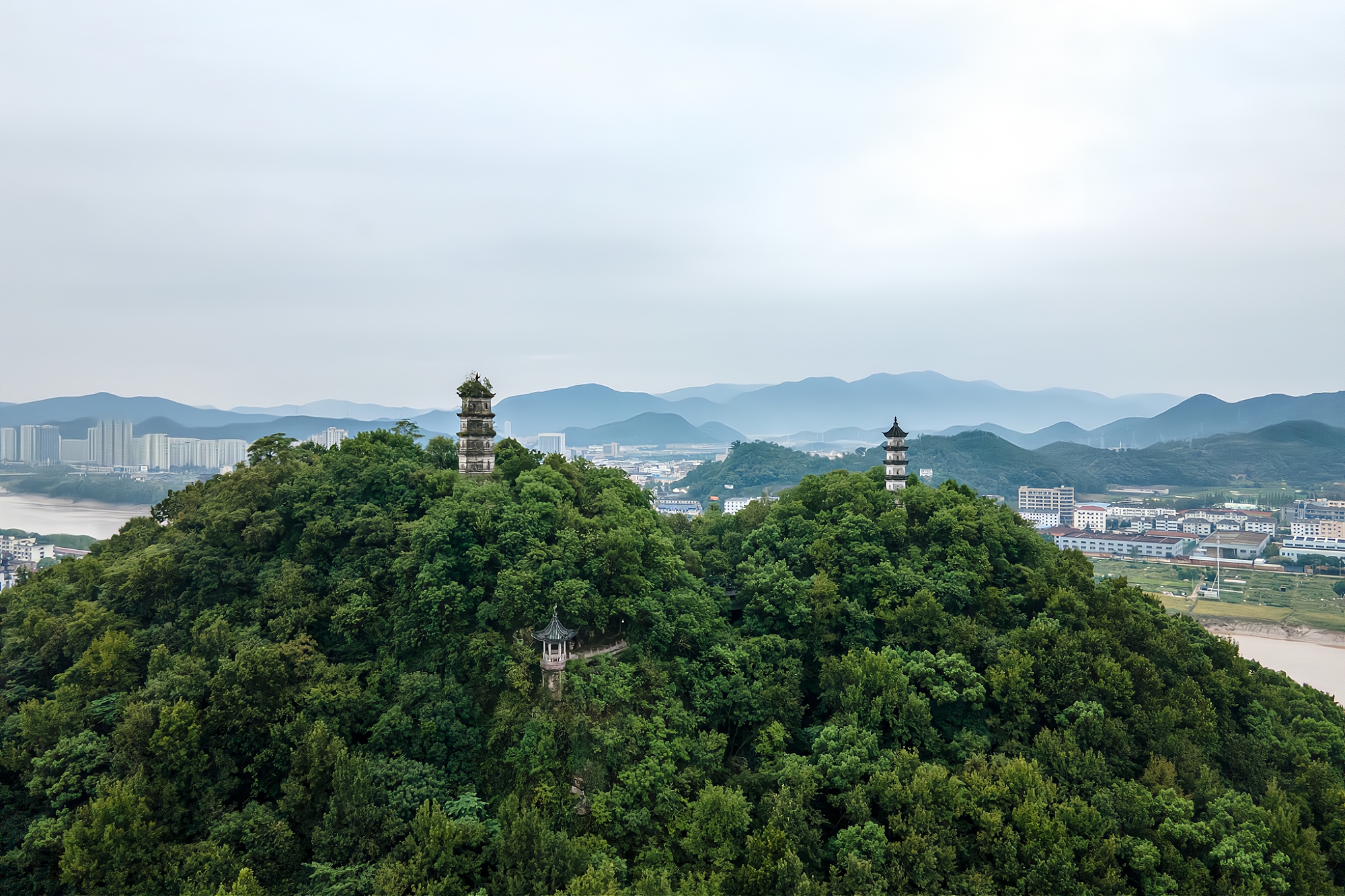 原创临海最奇特的山高百余米却有4座古塔1座还是台州唯一的元塔