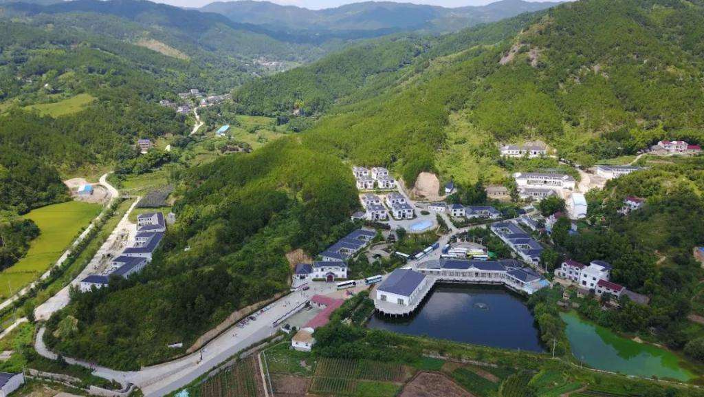 80届长山中学40周年同学会将于国庆节期间相约湖北英山神峰山庄欢迎