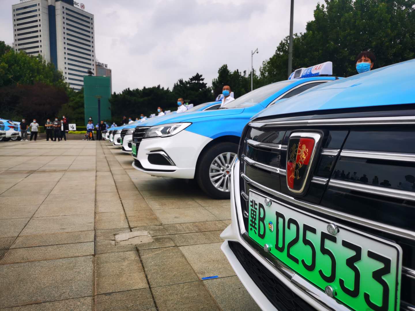 助力唐山生态建设,160辆荣威ei5出租车正式投入运营!