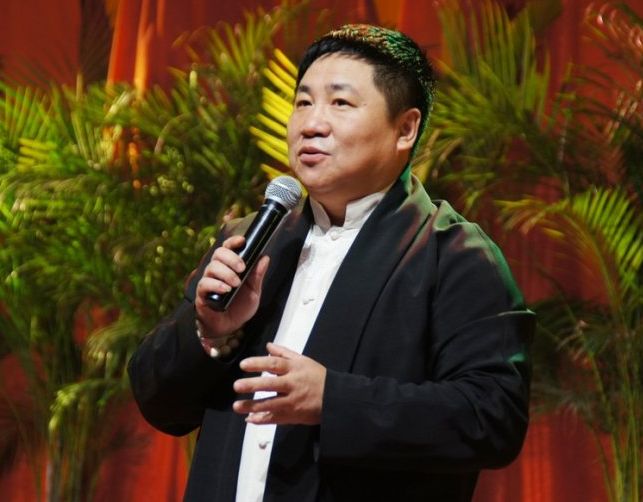 多次登上央视春晚却不火,赵本山离他玩不转,如今自立门户_刘流