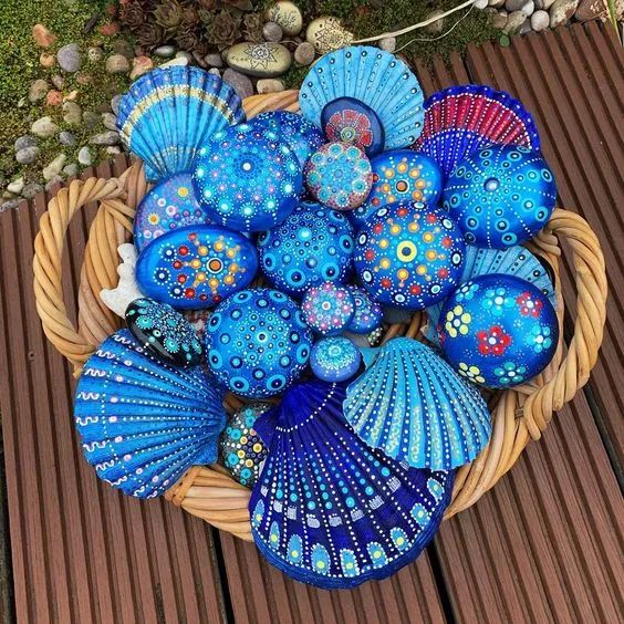 你知道生蚝壳有什么用吗只要一支笔一些颜料就可以大变样