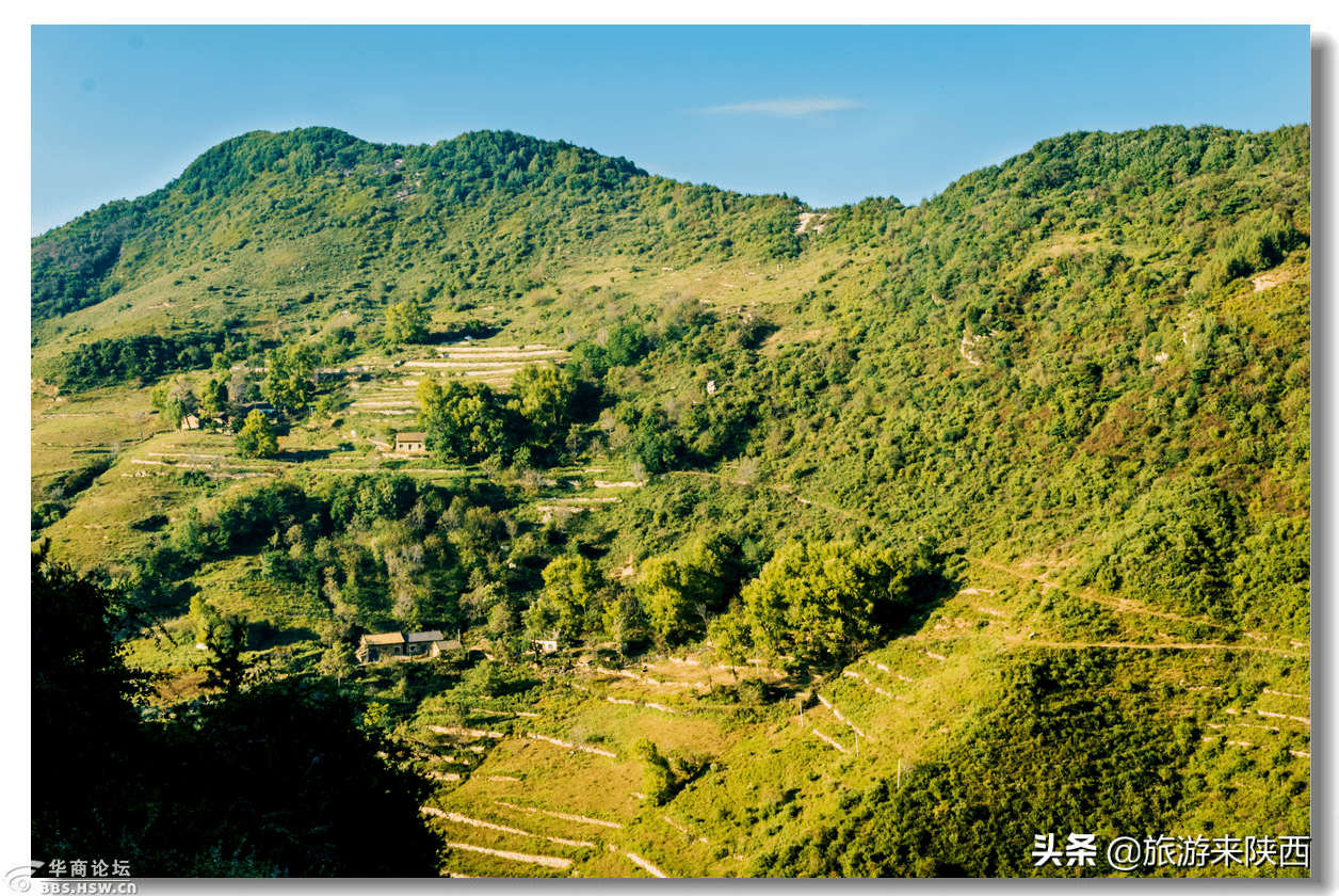 由流峪寺村再往上走,道路是狹窄,危險的,讓雨水沖刷的低窪不平的勉強