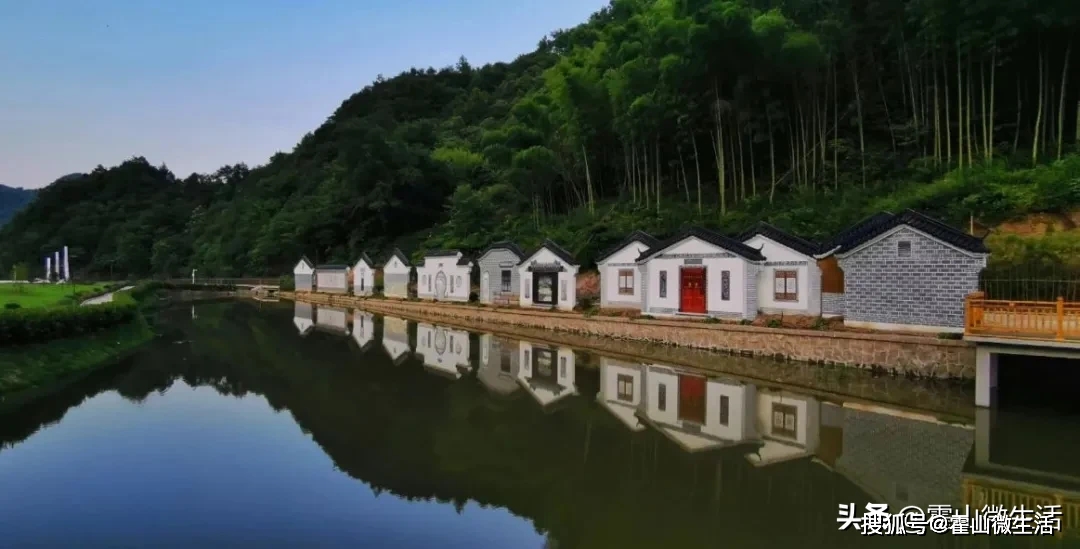 霍山单龙寺鲜花小镇图片