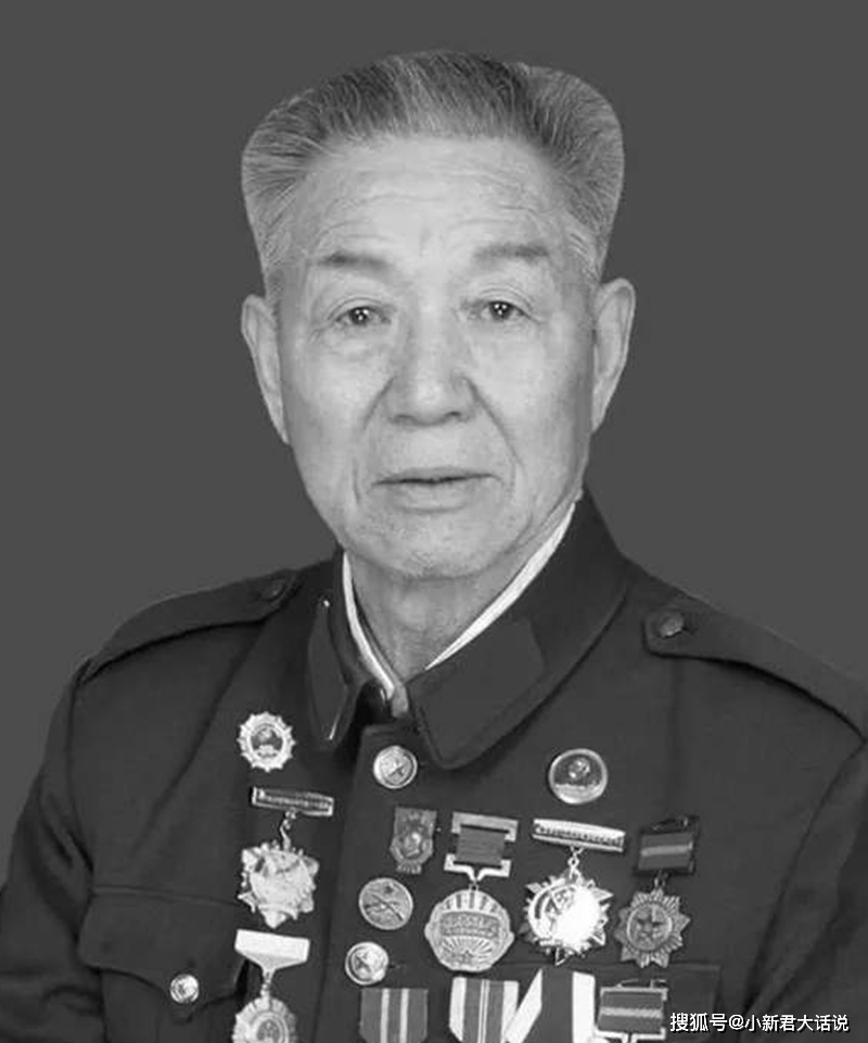 此人被称为神枪手曾一枪击毙敌方指挥官一个人俘虏敌军一个营