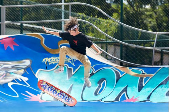 惊险刺激的滑板运动,这几个步骤快速上手_manual