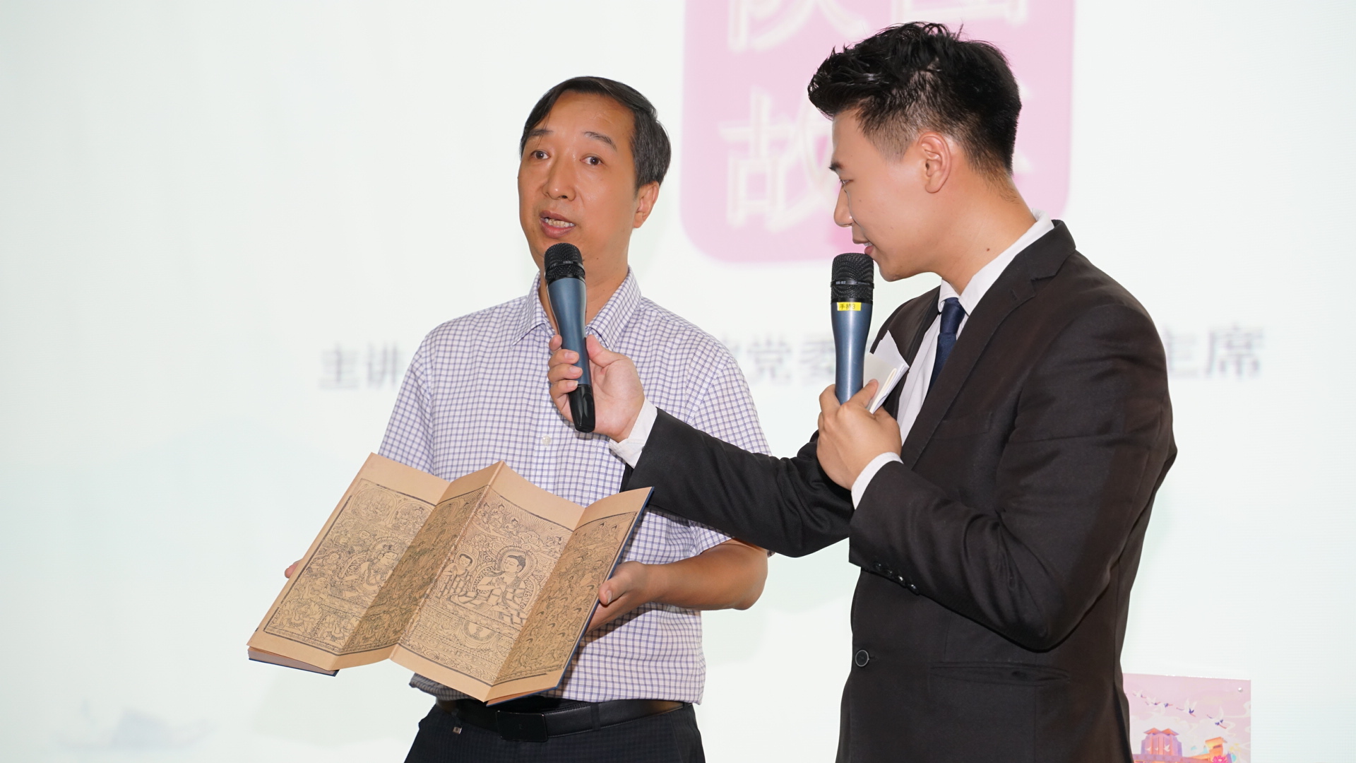 陕西省图书馆将文创产品带上阅读文化节