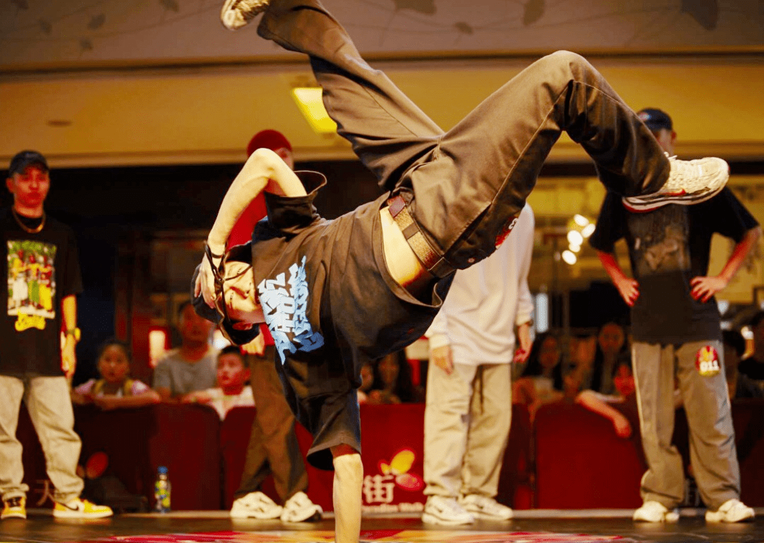 喜大普奔cbc街舞冠军赛成都站圆满成功