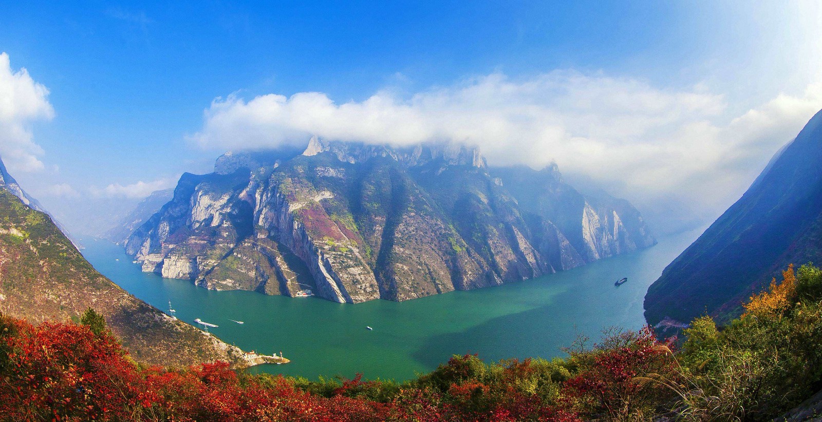 三峽地區的景觀,也發生了很大的改變. 武當山