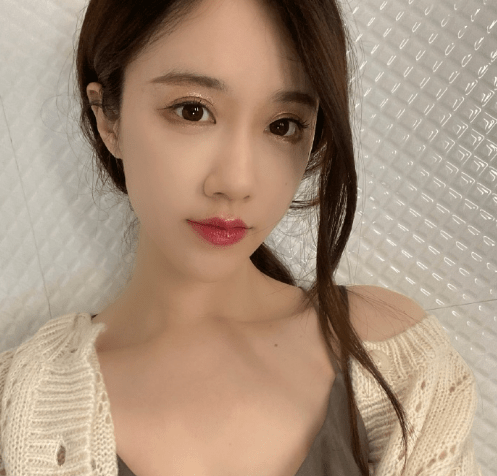 过气网红有多惨?轩子巨2兔罕见发怒,被网友吐槽后直接对线