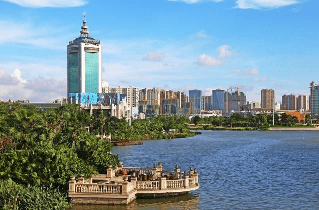 福建的晋江县,居民生活压力小,经济发展迅速