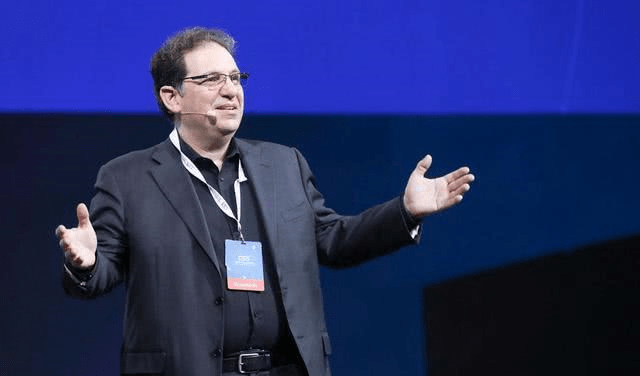 首先是凯文·米特尼克,他的"壮举"就是入侵了五角大楼计算机系统和