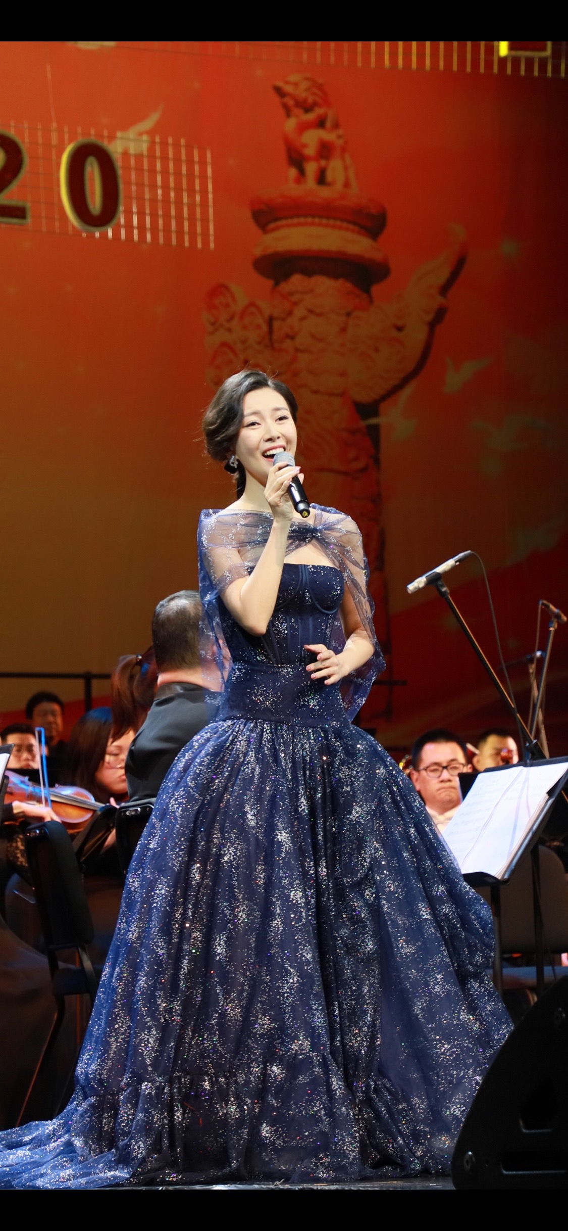 常思思出席我爱我的祖国交响音乐会激情演绎献歌中国