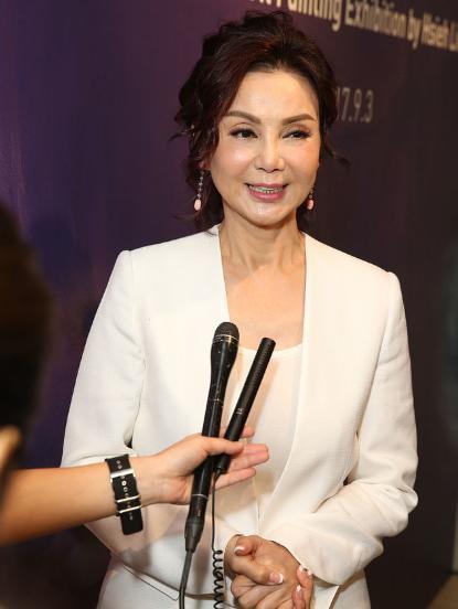 "传奇女人"谢玲玲:8岁拿影后,嫁百亿富豪被插足,今成女富婆