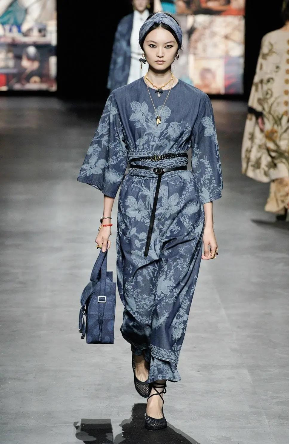 dior2021春夏秀巴黎开走现场音乐吓坏网友