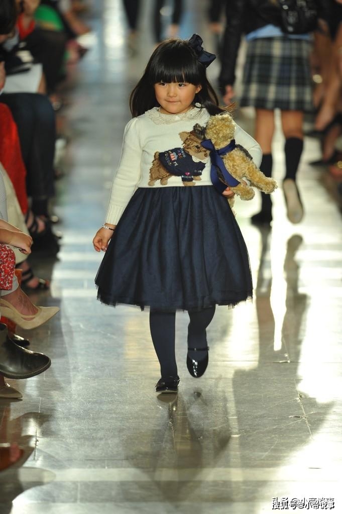 王岳伦和李湘凭实力宠溺女儿,王诗龄公然挂李湘电话!