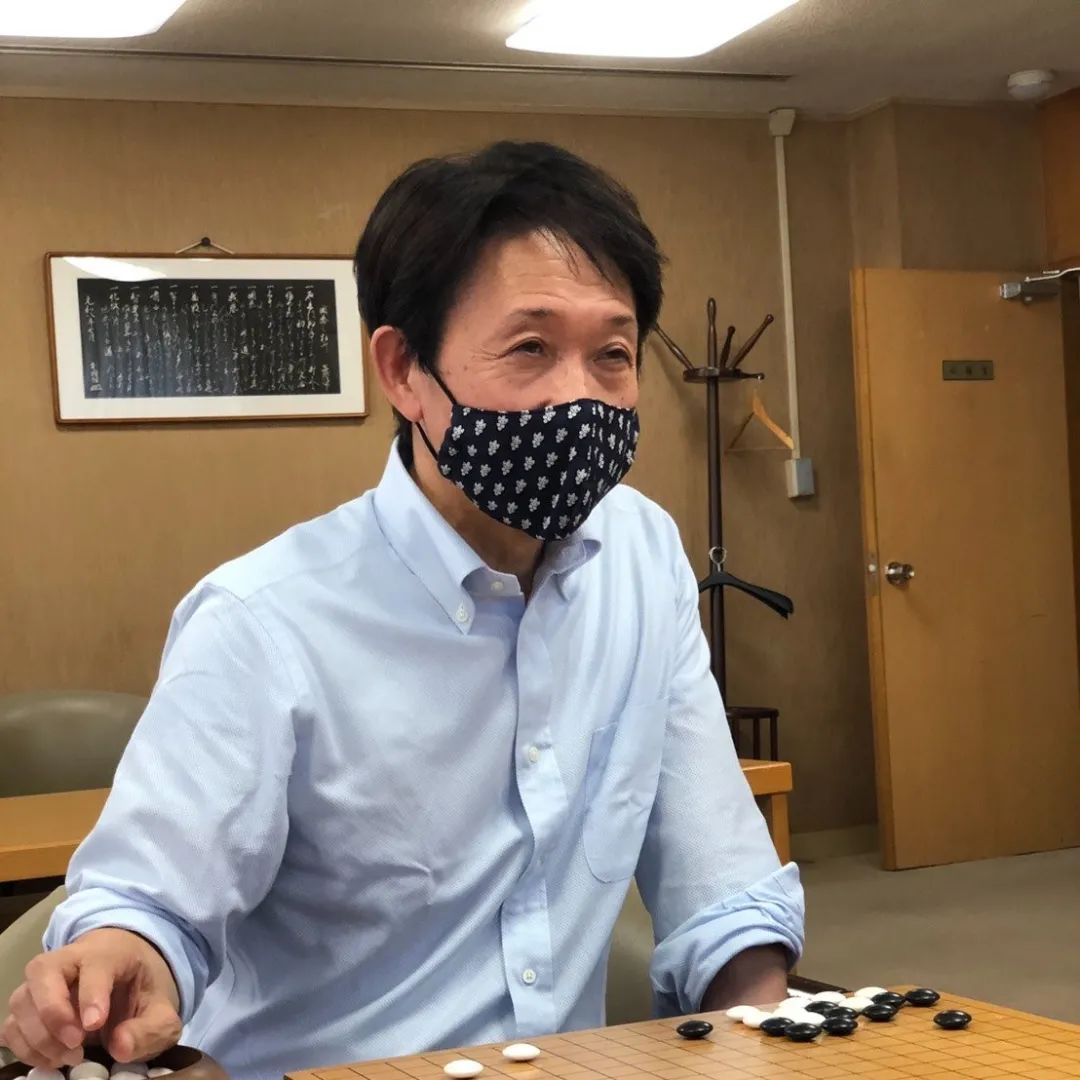 67前棋圣苦争最低循环圈保级小林觉击败小林光一赵治勋连降三级