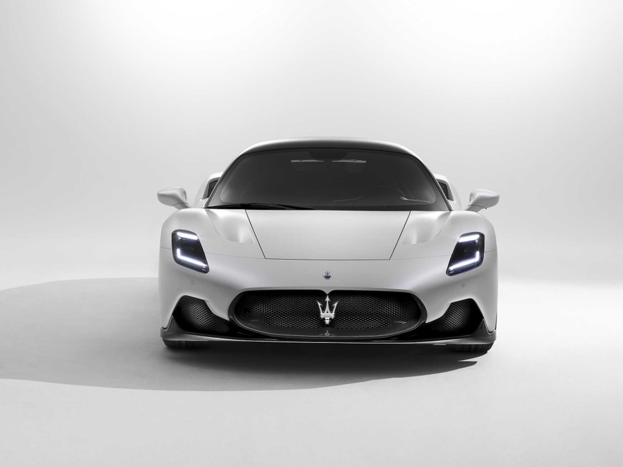 重返赛道第一步,mc20开启玛莎拉蒂复兴大业