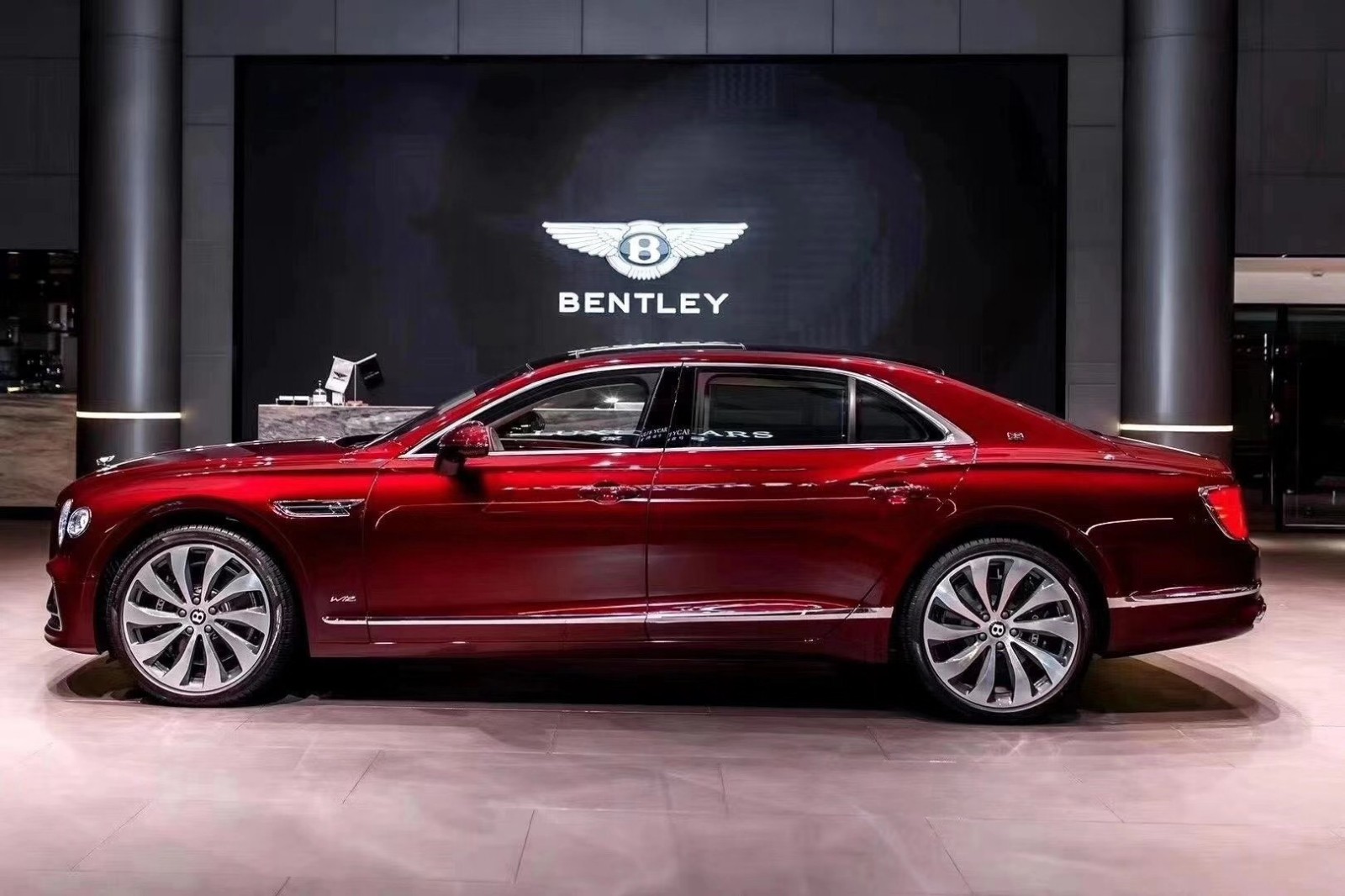 新款宾利飞驰60t配置解析品牌座驾奢华轿