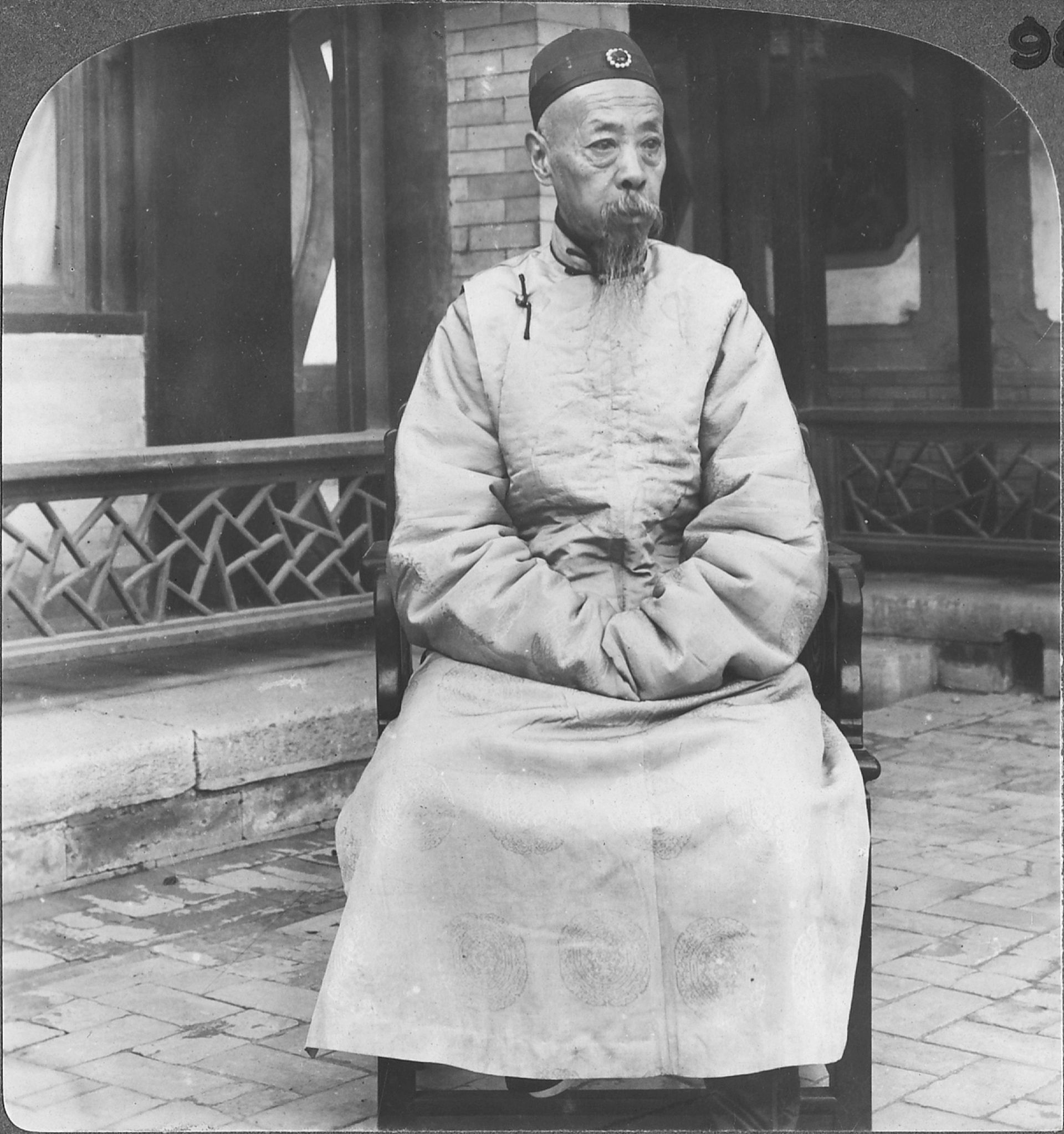 原创一百二十年前的晚清北京人难得一见的街头真实画面