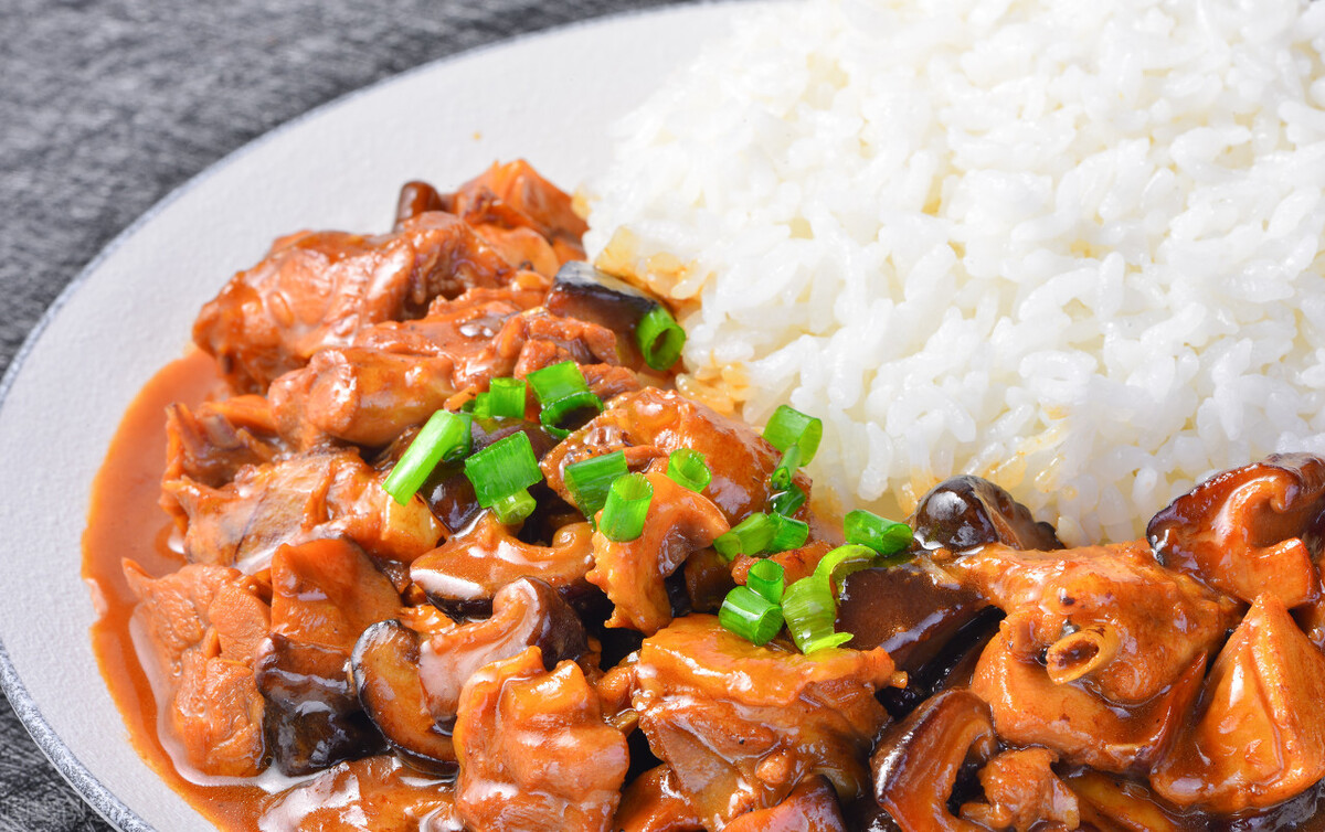 营养丰富又下饭,美味可口高蛋白鲜嫩又浓香_香菇滑鸡