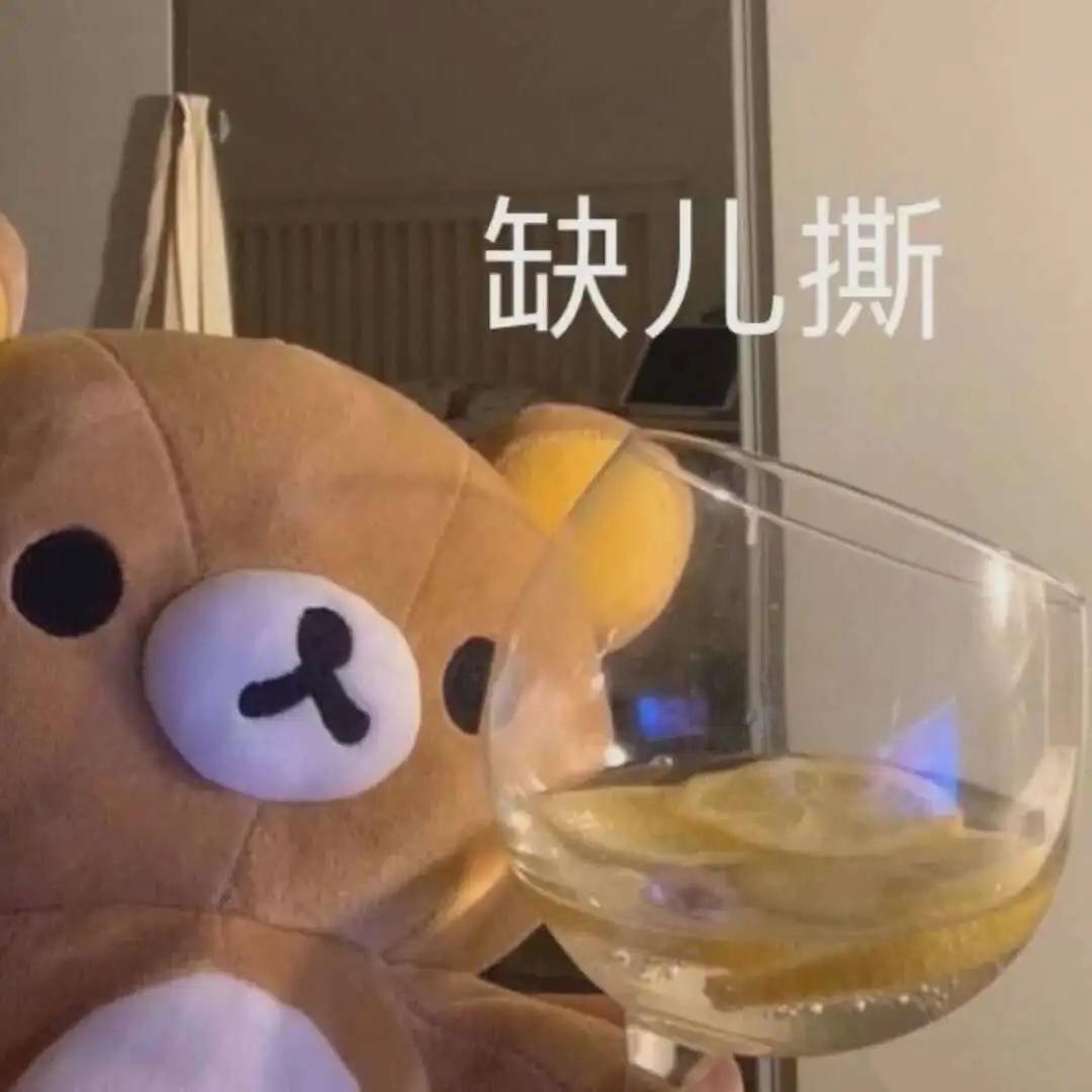 夏雨時節最宜賞玉，臻實的高定翡翠作品，也是對綠色最完美的詮釋