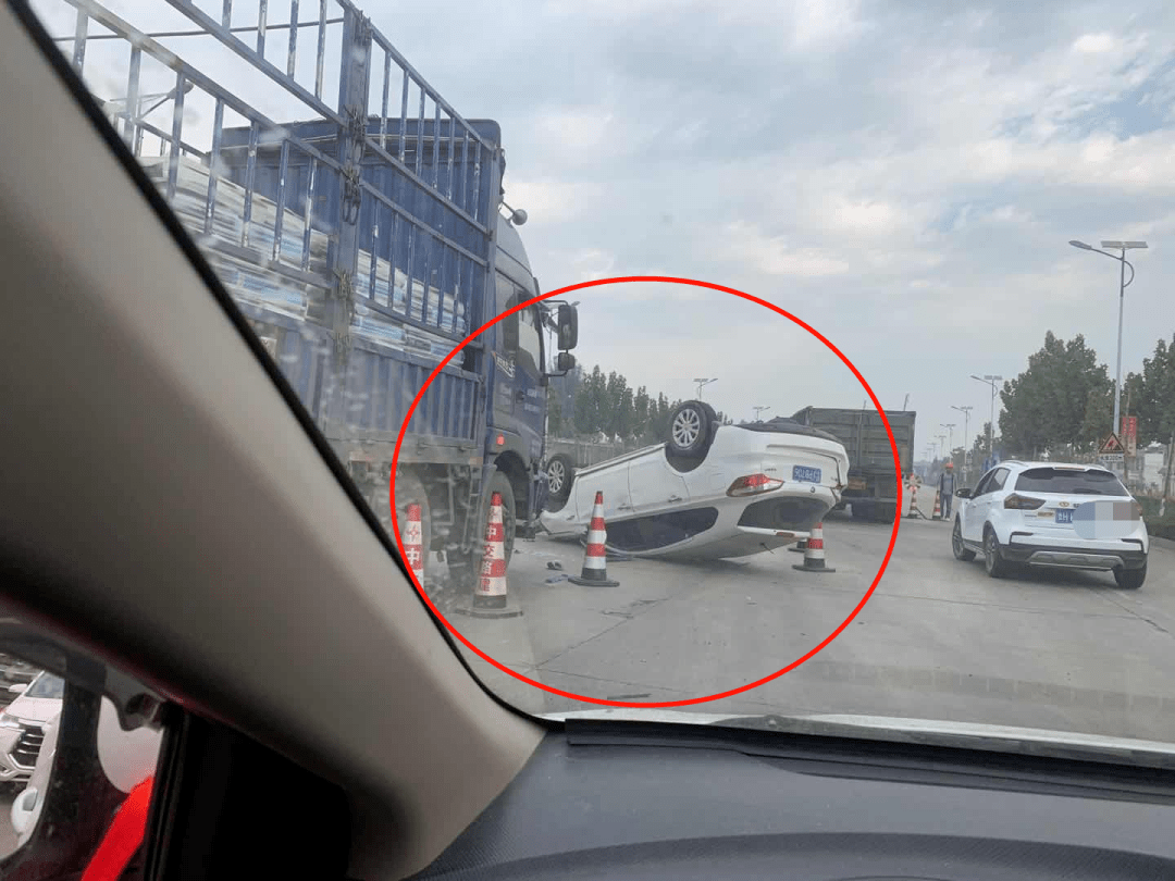 今天突发车祸 刚刚,接到网友爆料称:泰安岱岳区104国道大汶口附近