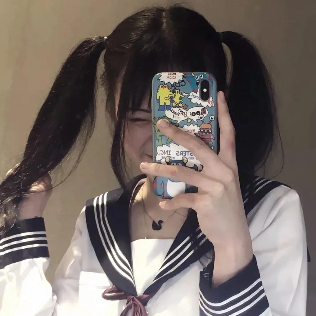 一眼万年jk风头像快和小姐妹一起换浪漫句子