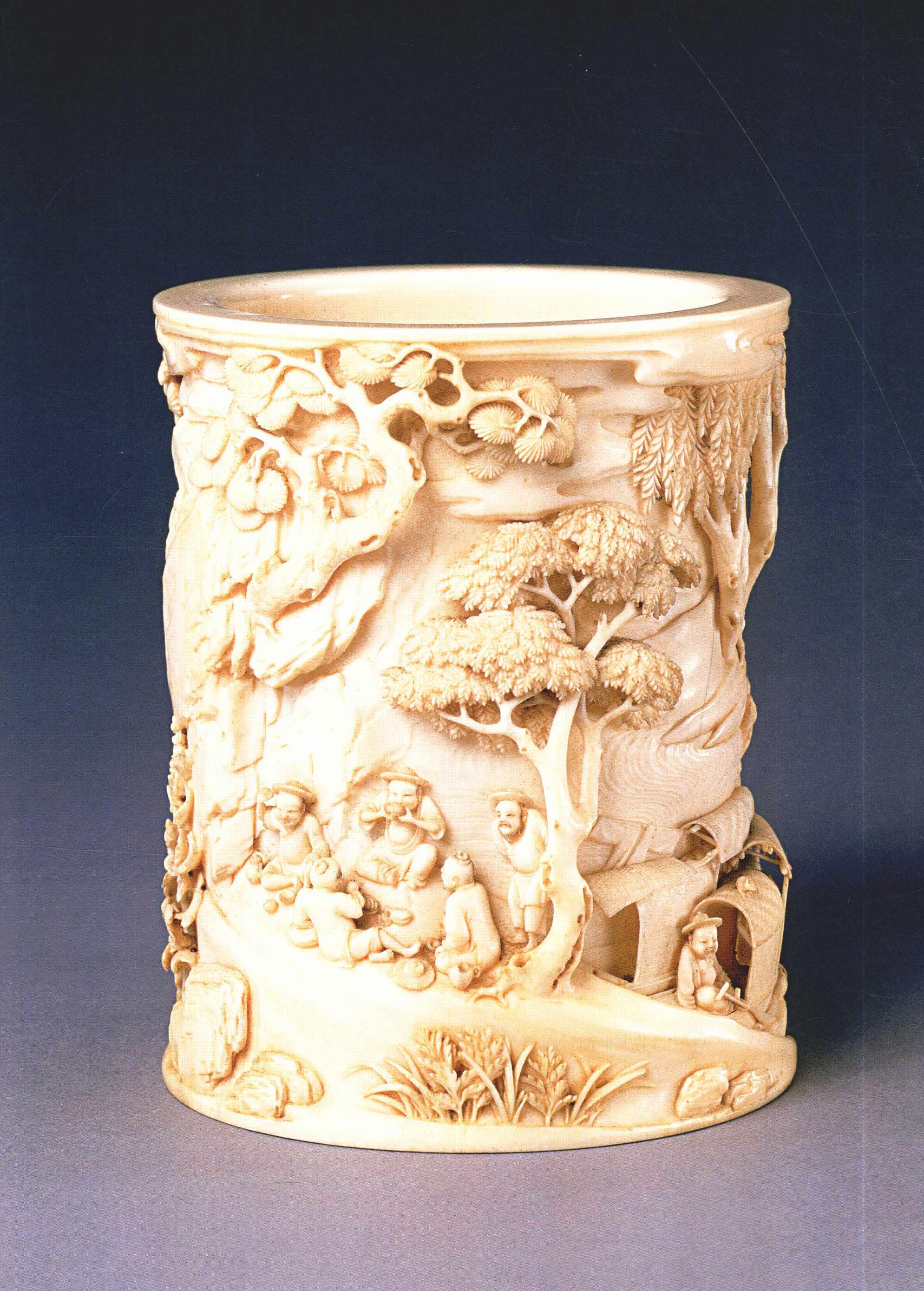 故宫收藏的工艺美术品珍贵异常的犀角槎杯牙雕上品渔乐图笔筒