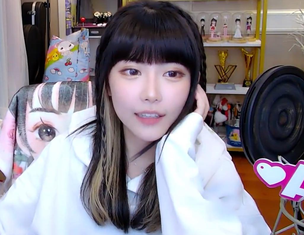 原创周淑仪动态被"广告哥"占领,直播告诫水友,千万别碰这东西