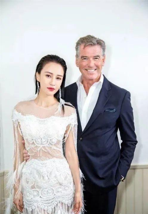 《急先锋》让我领略到，母其弥雅3个身份3种美，冷艳性感与飒爽_瑜伽