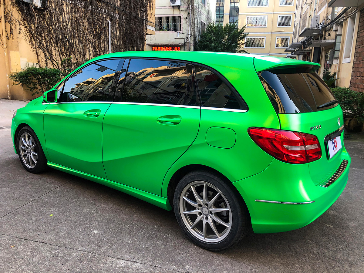 奔驰b180车身改色电光苹果绿