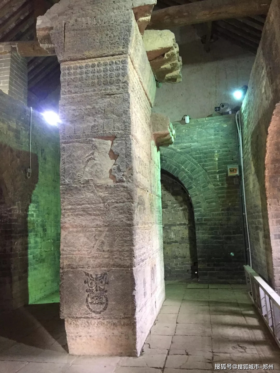 “天地之中”历史文化遗产|汉代文化和建筑艺术的实物见证——太室阙_嵩山