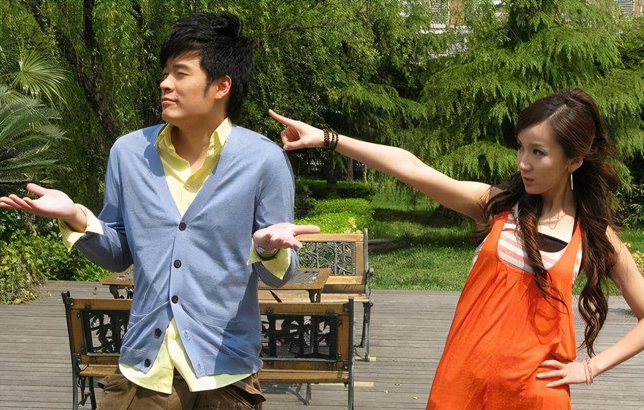 之前娄艺潇参加唱歌类综艺节目,一出声便惊艳了在场所有的观众.